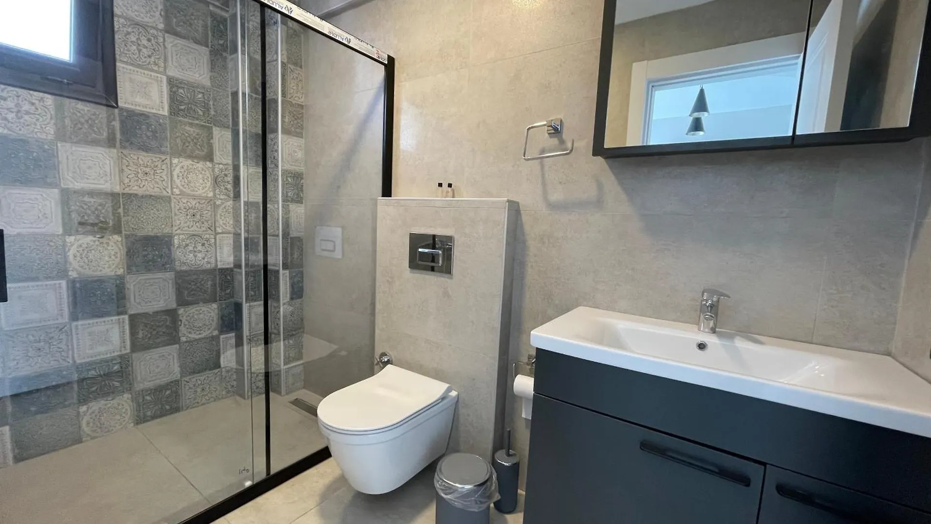 Ami Tai Luxery